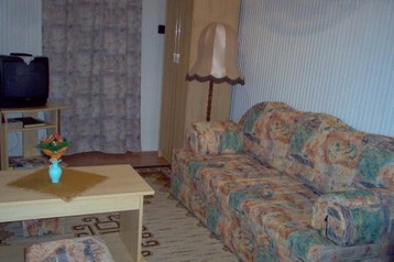 Węgry Privát Noszvaj, Zewnątrz